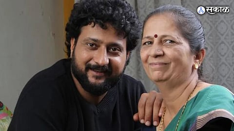 Jitendra Joshi shared post poem for her mother shakuntala joshi on her birthday