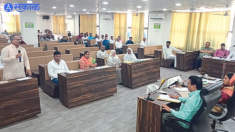 ruling BJP members raised tone in municipal standing committee meeting that BJP is being defamed dhule news