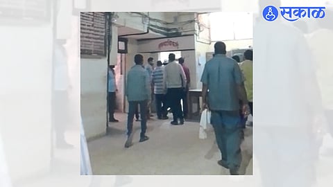 The anti-corruption department team while detaining the suspects in the municipality on Friday.