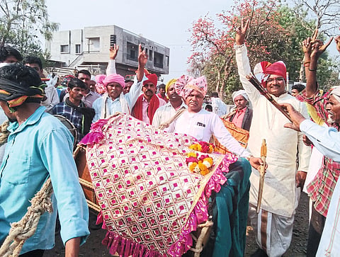 Bhongra Bazar has started in tribal villages Sangvi in Shirpur taluka dhule news