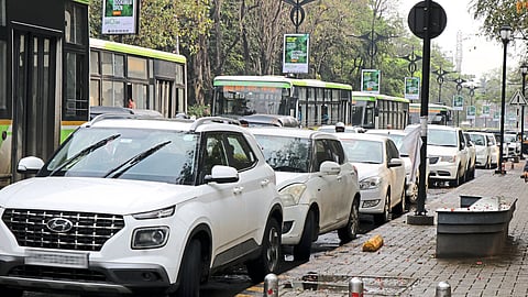Nashik Smart City Road Parked cars