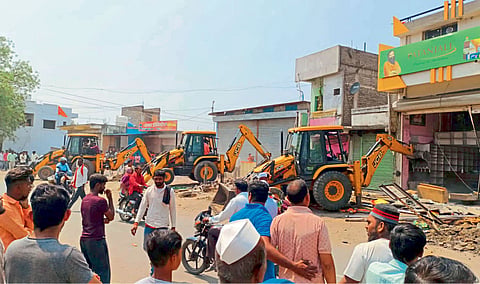 अतिक्रमणे