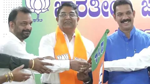 Aap Leader Bhaskar Rao Joins BJP