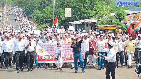 employee strike for old pension scheme employee angry nandurbar news