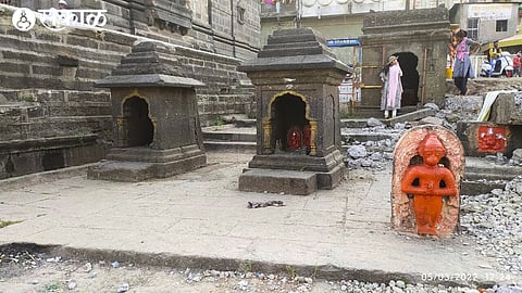 idols of god hanuman on godaghat