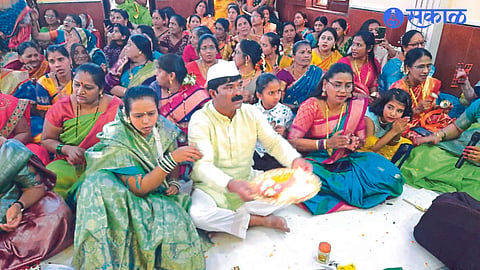 Devotees doing bhajan