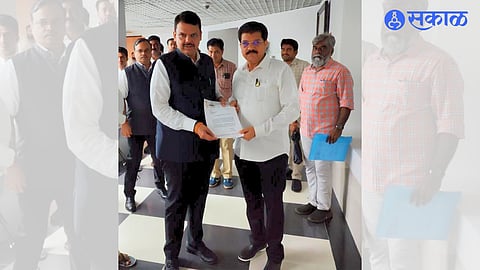 Devdendra Fadanvis with Rajumama