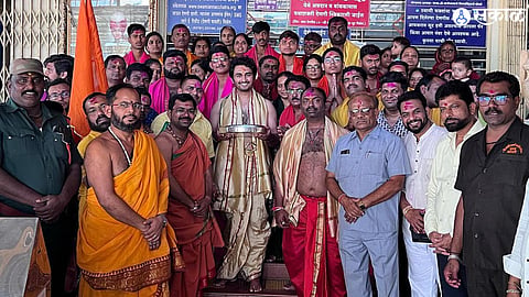 vikas patil, vikas patil news, swami samartha, akkalkot mandir, tuljapur, gangapur, vikas patil at akkalkot