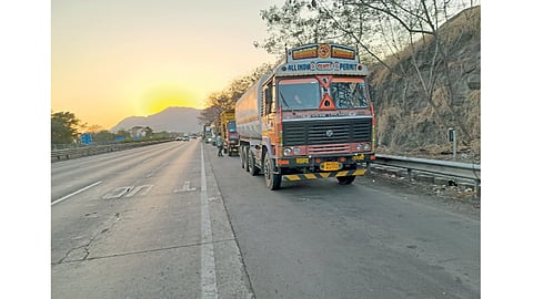 Express Way Vehicles stop