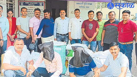 The anti-narcotics team of the city crime branch along with the suspects who were detained along with the contraband Gutkha from the area.