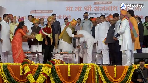 Chief Minister Eknath Shinde fell at the feet of Defense Minister Rajnath Singh and sought his blessings