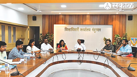 Speaking at the department review meeting, Guardian Minister Dr. Vijayakumar Village. Neighbor Collector Manisha Khatri