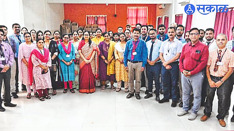 In a program held at Raisoni Institute on the occasion of World Intellectual Property Day, students who register patents and copyrights, professors along with Prof. Dr. Preeti Agarwal and others.