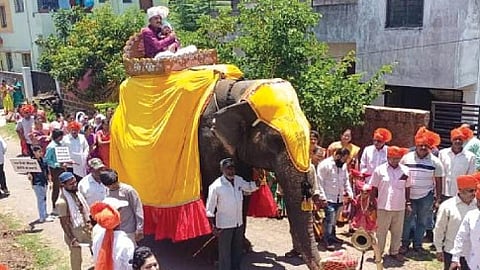 birth of girl child welcomed by procession on elephant Patil Family kolhapur