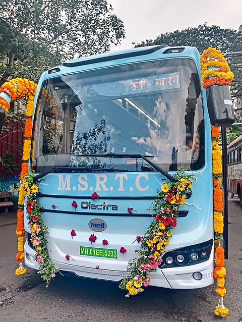 ई-शिवनेरीतून पहिल्या दिवशी ४२ हजारांचे उत्पन्न