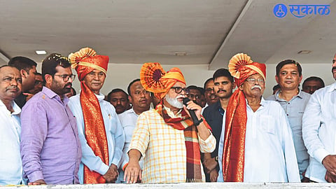 chhagan bhujbal with team