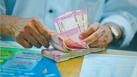 2000 Rupees note