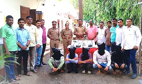 Deputy Superintendent Sandeep Gavit, Inspector Shilpa Patil along with the team that arrested the five robbers