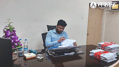 District Deputy Commissioner Fayyaz Mulani took over the instructions and started the work