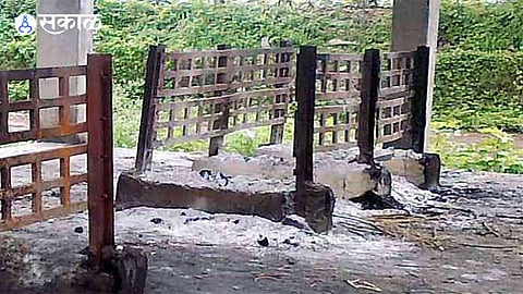 Nagpur: मरणानंतरही थांबत नाहीत नरक यातना; स्मशानभूमीचा रस्ता नसल्याने, मृतदेहांची अवहेलना