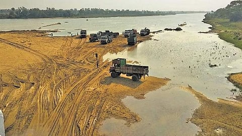 sand smugglers