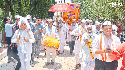 Departure of Shri Ram Palkhi to Pandhari