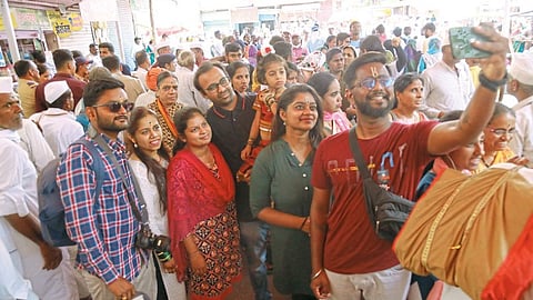 ashadi wari 2023 youth participate in sant tukaram and dyaneshwar maharaj palkhi sohala wari culture warkari pune