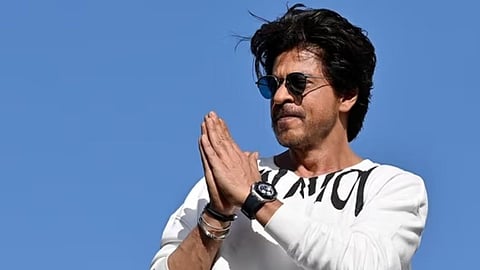 Shah Rukh Khan meets with on-set accident, Returns to Mumbai after surgery in US