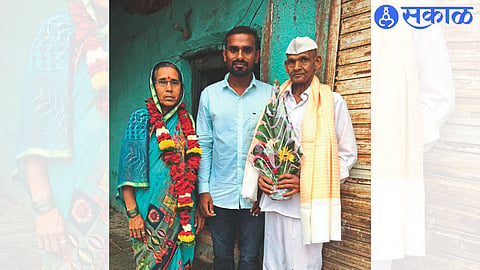 Dnyaneshwar Dudhekar with his mother and father expressing happiness after his success in the Maharashtra Public Service Commission examination