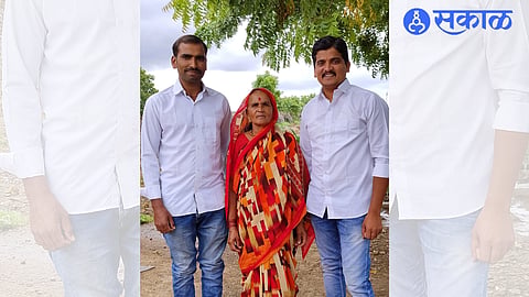 Dnaneshwar Sanap mother Manda Sanap Madhav Awhad from Kankori (T.Sinnar) farmer Pandurang Sanap family has passed various competitive exams twenty one times.