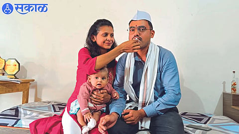 Success Story : अडथळ्यांची शर्यत पार करून अंकुश यशस्वी! कुटुंबाची जबाबदारी सांभाळत सुरू ठेवला अभ्यास..