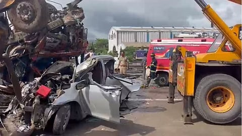 Mumbai Pune Expressway Accident