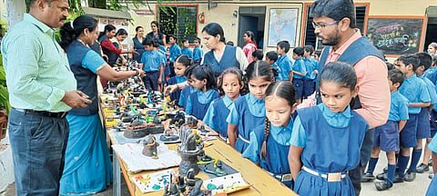 ‘चांद्रयान-३’ विजय, राखी उपक्रम अन् मेहंदी स्पर्धा