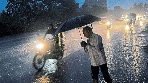 Heavy rain in Kolhapur Dajipur