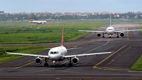 Mumbai Airport : मुंबई विमानतळावरुन एकाच दिवशी २५० विमानांचं उड्डाण होणार रद्द; नेमकं कारण काय?