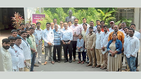 Sakal Office meeting