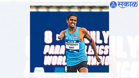 Nashik runner Dilip Gavit won gold medal in asian para game news