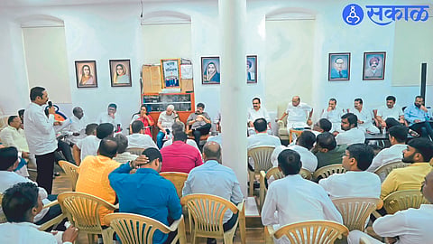 Taluka President Mahendra Borse while giving information about the drought in Nandgaon taluka to party president Sharad Pawar, MP Supriya Sule, Jayant Patil