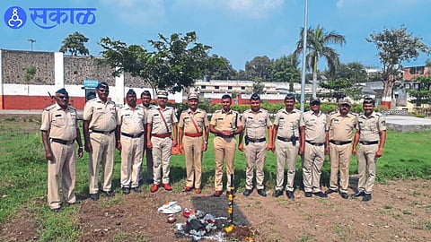 District Superintendent of Police M. Rajkumar, Jail Superintendent Anil Gaddekar, Jail Superintendent Gajanan Patil, S. P. Kanwar etc.