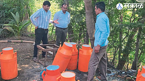stock of adulterated milk worth Rs 48000 seized in niphad nashik adulteration news