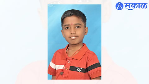Lokesh Patil overcome Thalassemia and succeeds in Navodaya exam jalgaon news