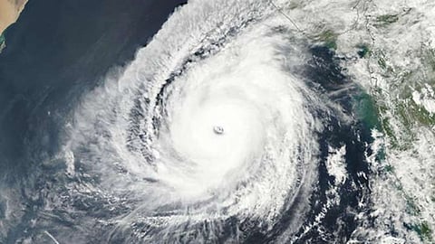 Cyclone Tej in Arabian Sea alert in mumbai when is it hitting City IMD alert marathi news