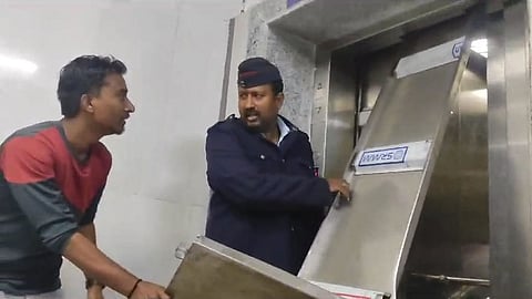 Sasoon Hospital Lift