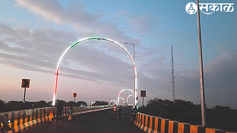Lighting on the flyover