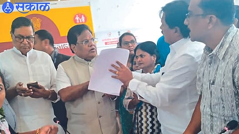 strike continues as demands of Asha and group promoters are not resolved nashik news