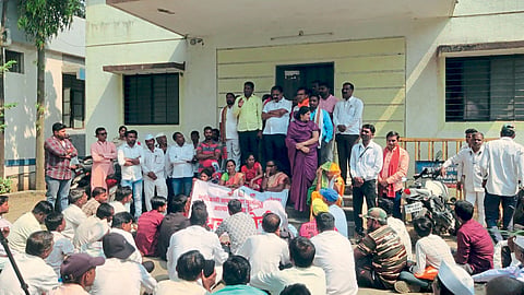 dr kiran lahamate warn police arrest criminal otherwise leave your post ahmednagar crime police
