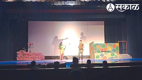 An episode from the play 'Mazar'.