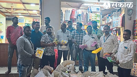 Action team of the Municipal Corporation while showing the plastic goods seized from a shop in Oos Galli in the city.