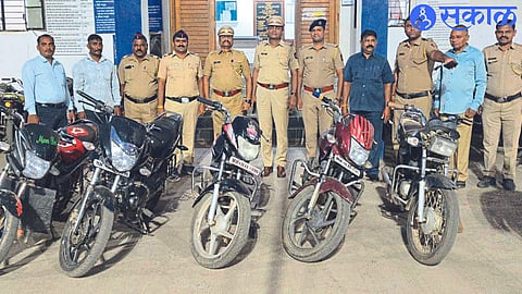 Sub-Divisional Police Officer Datta Pawar, Police Inspector Shivaji Budhwant and staff along with the motorcycles seized by Shahada Police from Attal motorcycle thief.