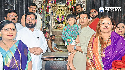 CM Eknath Shinde visited Ambabai Temple
